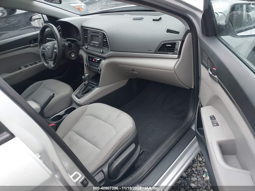 VIN 5NPD74LF8HH164986 2017 HYUNDAI ELANTRA SE