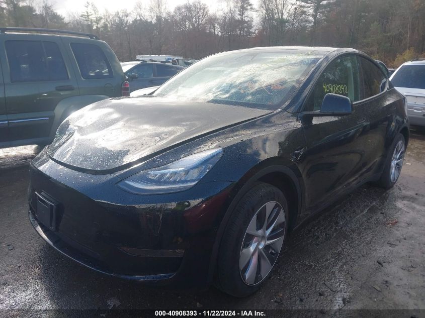 VIN 7SAYGDEE7NA008549 2022 Tesla Model Y, Long Rang... no.2