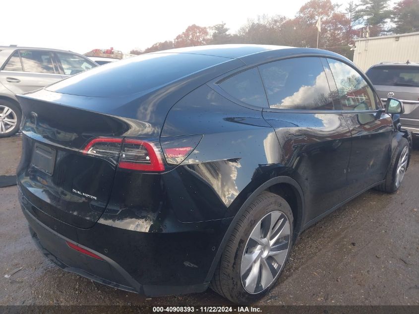 VIN 7SAYGDEE7NA008549 2022 Tesla Model Y, Long Rang... no.4