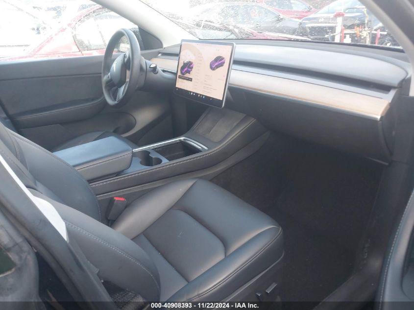 VIN 7SAYGDEE7NA008549 2022 Tesla Model Y, Long Rang... no.5