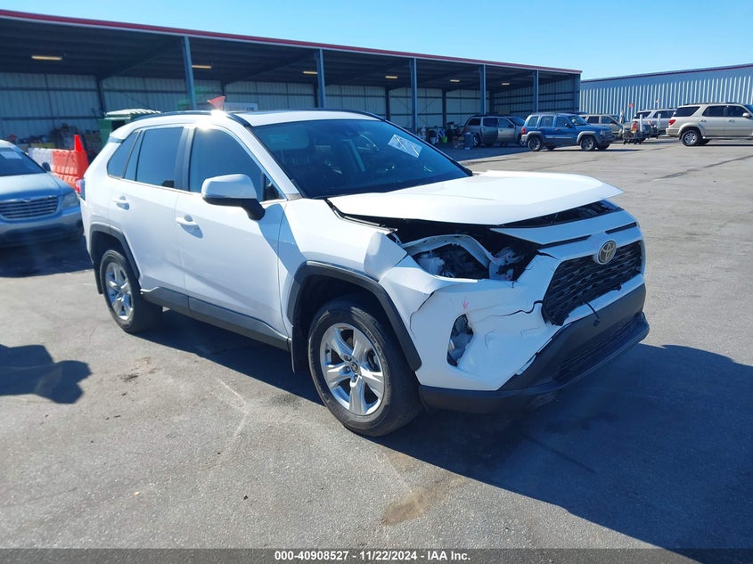 VIN 2T3W1RFVXMC118283 2021 TOYOTA RAV4 XLE