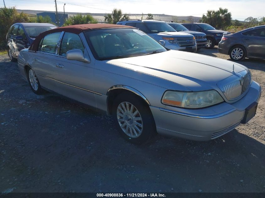 2003 Lincoln Town Car Executive VIN: 1LNHM81W03Y639439 Lot: 40908836