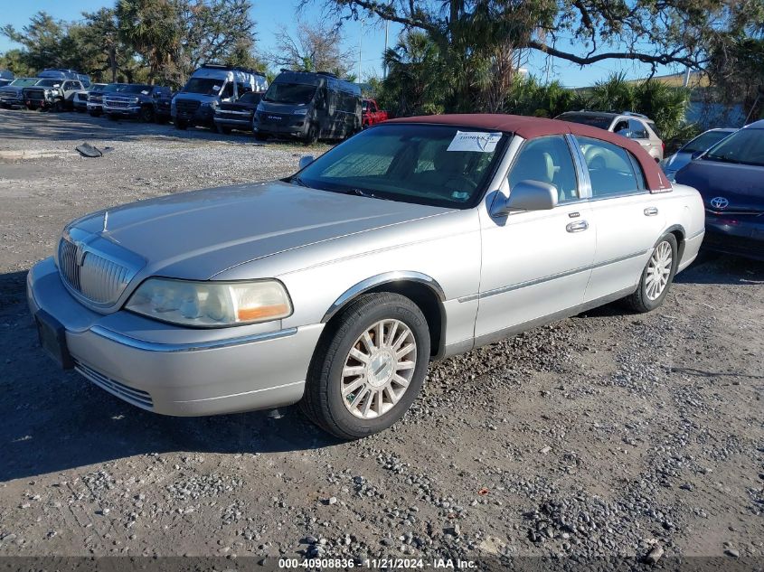 2003 Lincoln Town Car Executive VIN: 1LNHM81W03Y639439 Lot: 40908836