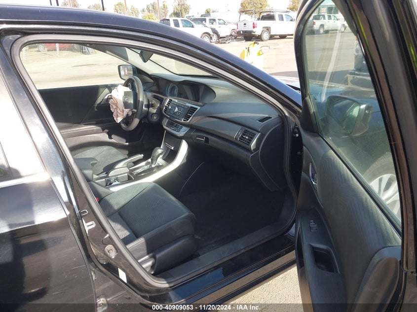 2014 HONDA ACCORD VIN: 1HGCR2F39EA082085