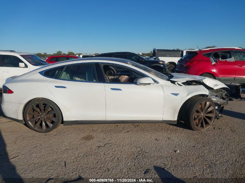 2016 Tesla Model S 60D/70D/75D/85D/90D VIN: 5YJSA1E23GF128329 Lot: 40909765