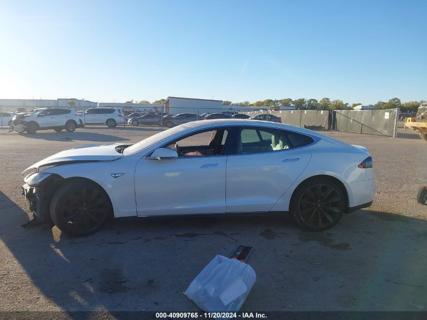 2016 Tesla Model S 60D/70D/75D/85D/90D VIN: 5YJSA1E23GF128329 Lot: 40909765