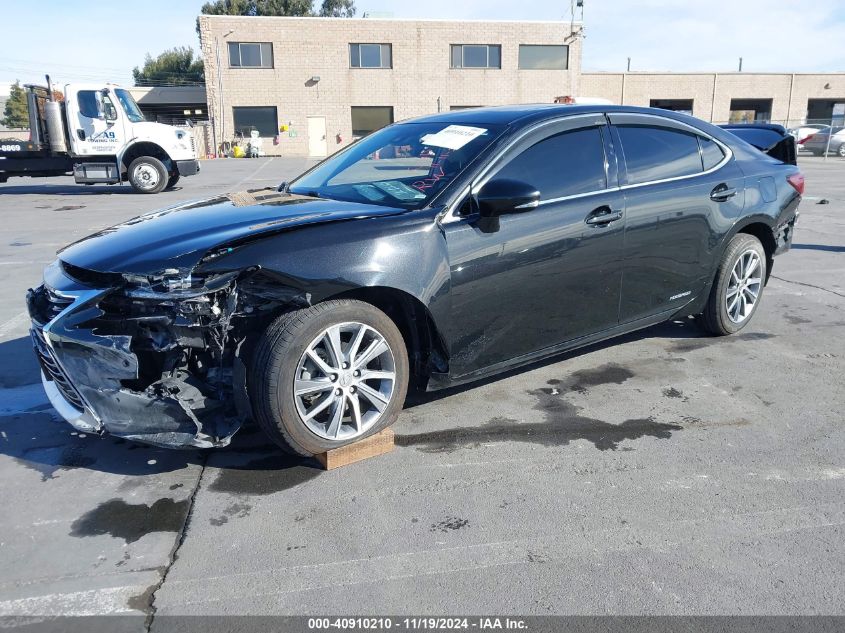 VIN JTHBW1GG3J2187030 2018 LEXUS ES 300H no.2