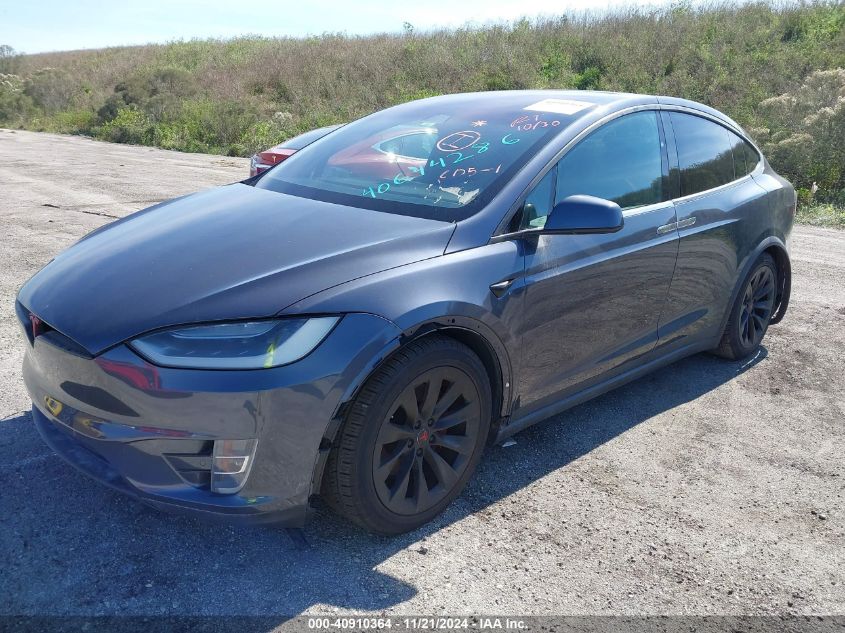 2018 Tesla Model X 100D/75D/P100D VIN: 5YJXCDE2XJF106305 Lot: 40910364