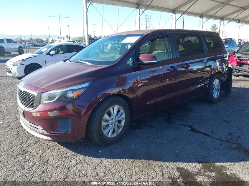 VIN KNDMB5C15J6379184 2018 KIA SEDONA no.2