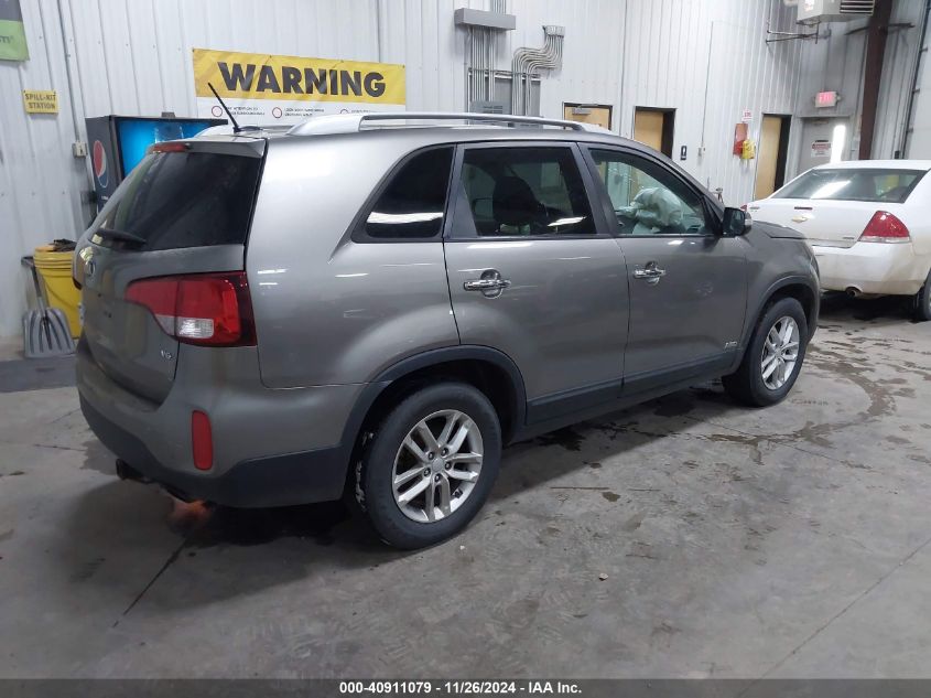 VIN 5XYKTDA7XFG609781 2015 KIA SORENTO no.4