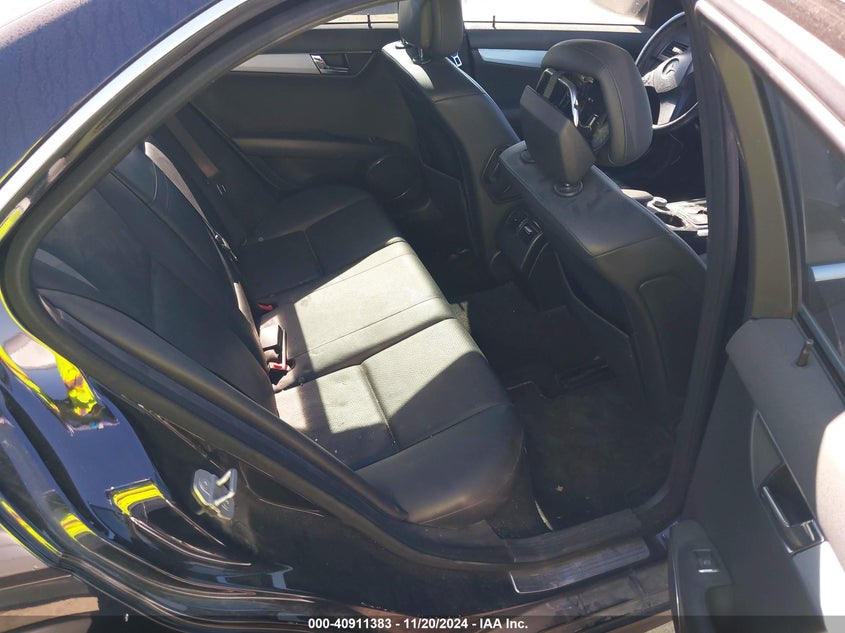 2008 MERCEDES-BENZ C 300 VIN: WDDGF54XX8R038558