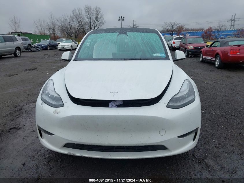 2022 Tesla Model Y Long Range Dual Motor All-Wheel Drive VIN: 7SAYGDEE5NF389692 Lot: 40912015