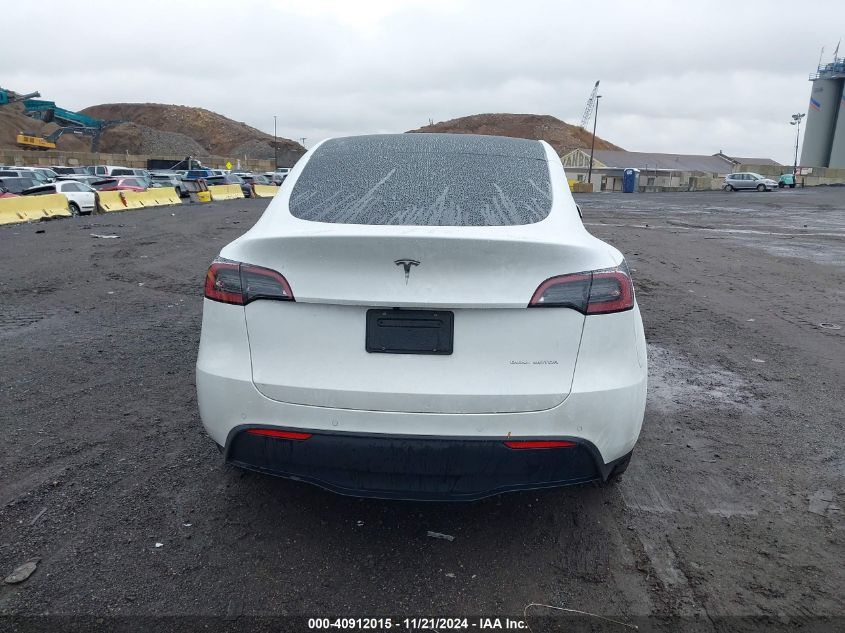 2022 Tesla Model Y Long Range Dual Motor All-Wheel Drive VIN: 7SAYGDEE5NF389692 Lot: 40912015