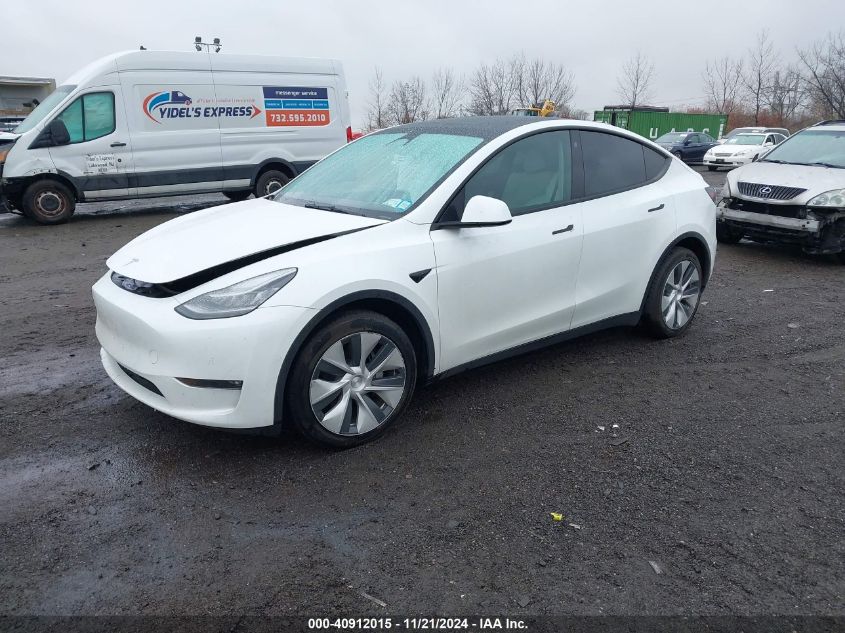 2022 Tesla Model Y Long Range Dual Motor All-Wheel Drive VIN: 7SAYGDEE5NF389692 Lot: 40912015