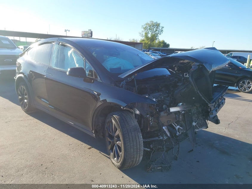2022 TESLA MODEL X  (VIN: 7SAXCBE69NF332951)