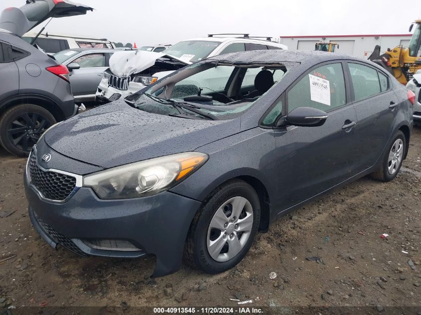 VIN KNAFX4A60F5389814 2015 KIA FORTE no.2