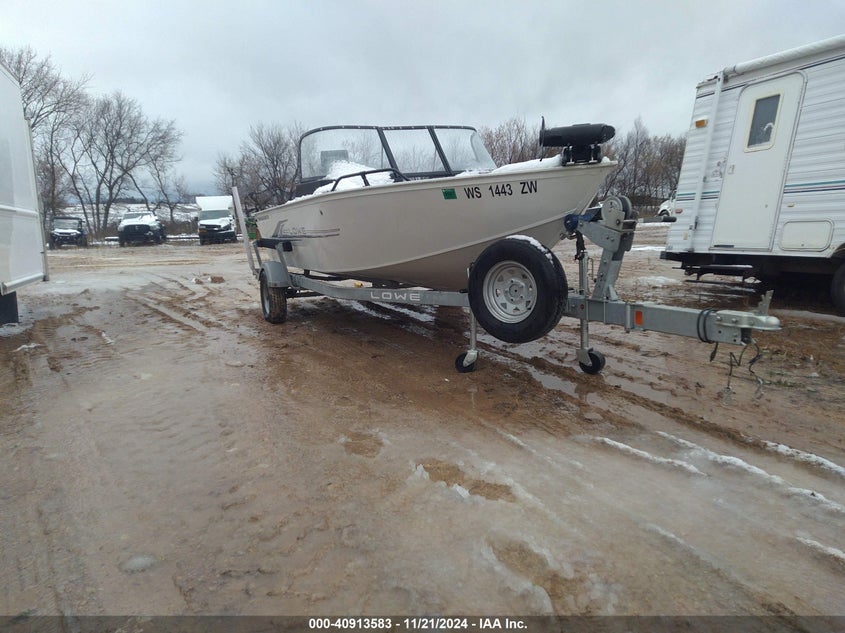 2022 LOWE FISHING MACHINE FM1775WT