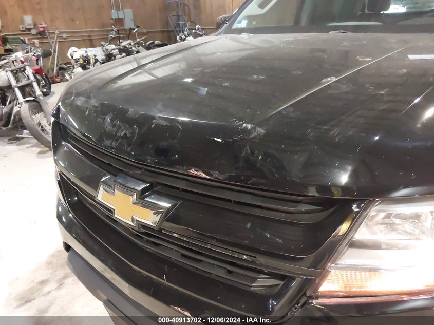 VIN 1GCGTBEN6K1151587 2019 CHEVROLET COLORADO WT