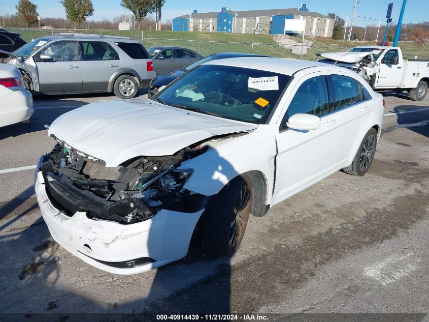 2013 Chrysler 200 Limited VIN: 1C3CCBCGXDN667227 Lot: 40914439