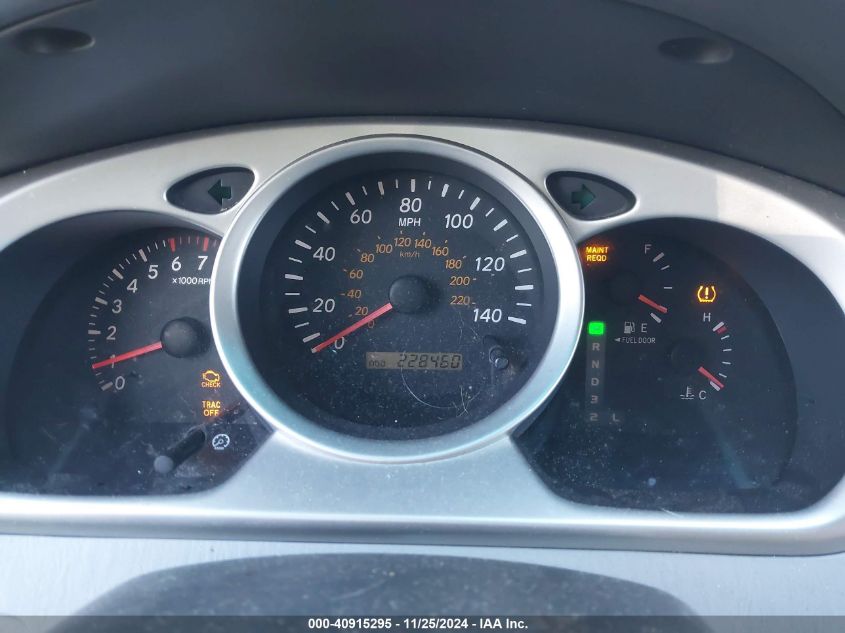 2005 Toyota Highlander V6 VIN: JTEDP21A950052360 Lot: 40915295