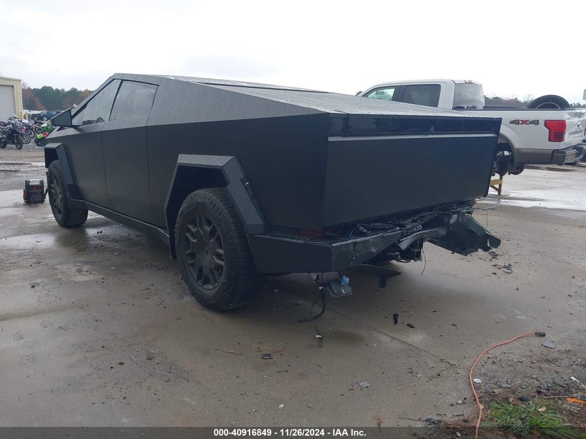 Vin: 7g2cehedxra004011, lot: 41406555, tesla cybertruck all-wheel drive 20243