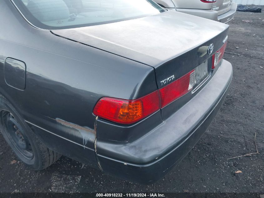 2001 Toyota Camry Le VIN: 4T1BG22K11U850546 Lot: 40918232