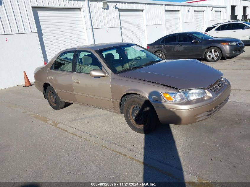 1999 Toyota Camry Le VIN: 4T1BG22K5XU444181 Lot: 40920376