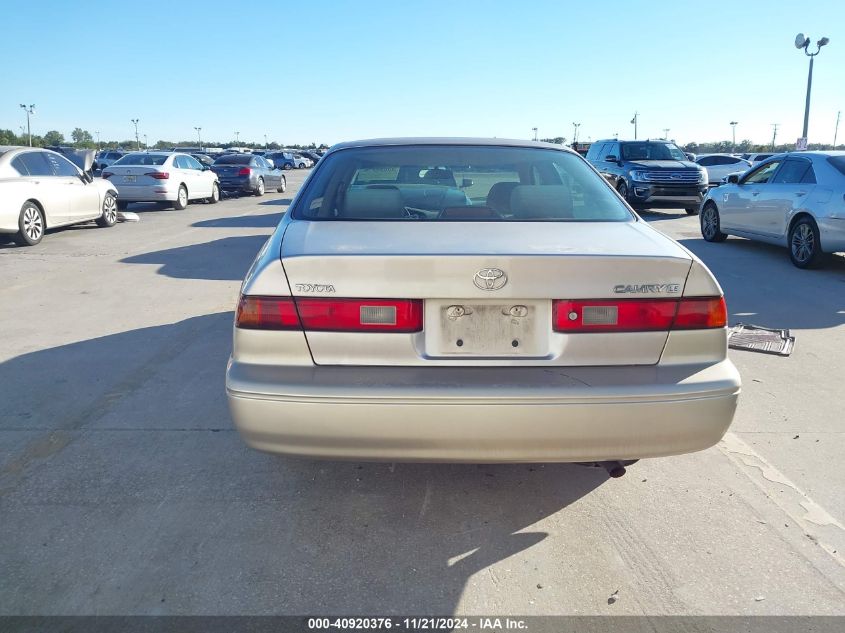 1999 Toyota Camry Le VIN: 4T1BG22K5XU444181 Lot: 40920376