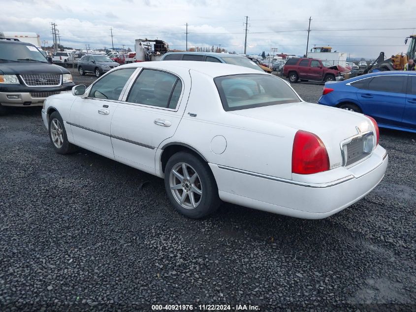 2007 Lincoln Town Car Signature Limited VIN: 1LNHM82V47Y622879 Lot: 40921976