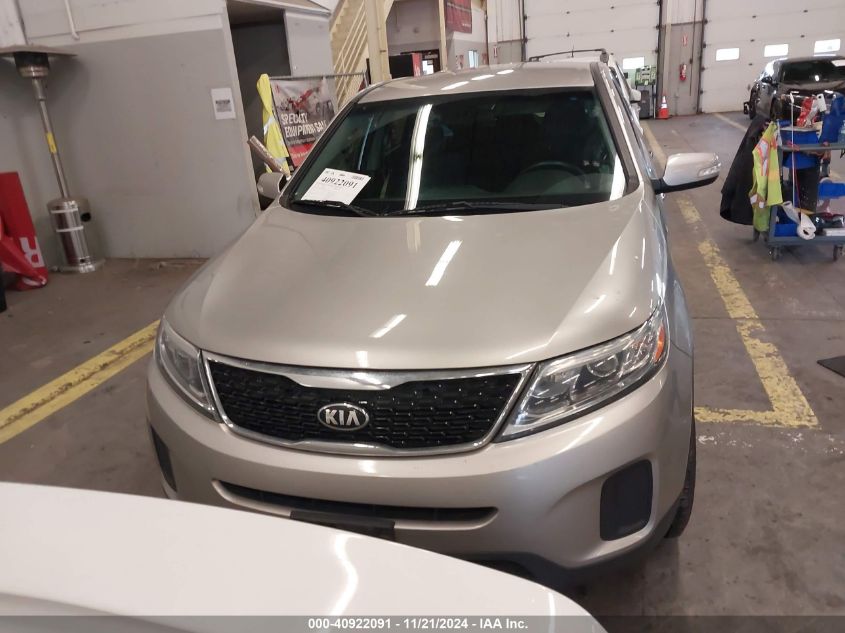 2014 KIA SORENTO LX - 5XYKT3A66EG550261