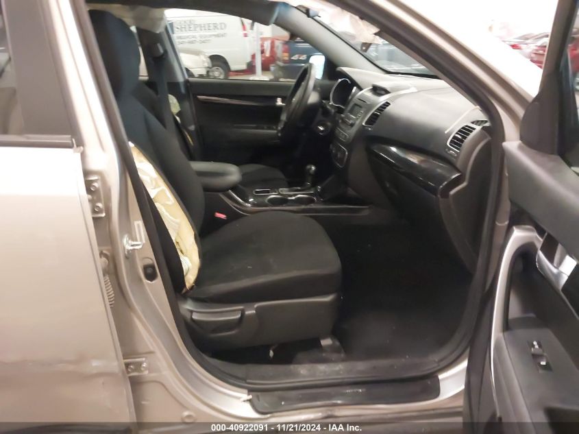 2014 KIA SORENTO LX - 5XYKT3A66EG550261