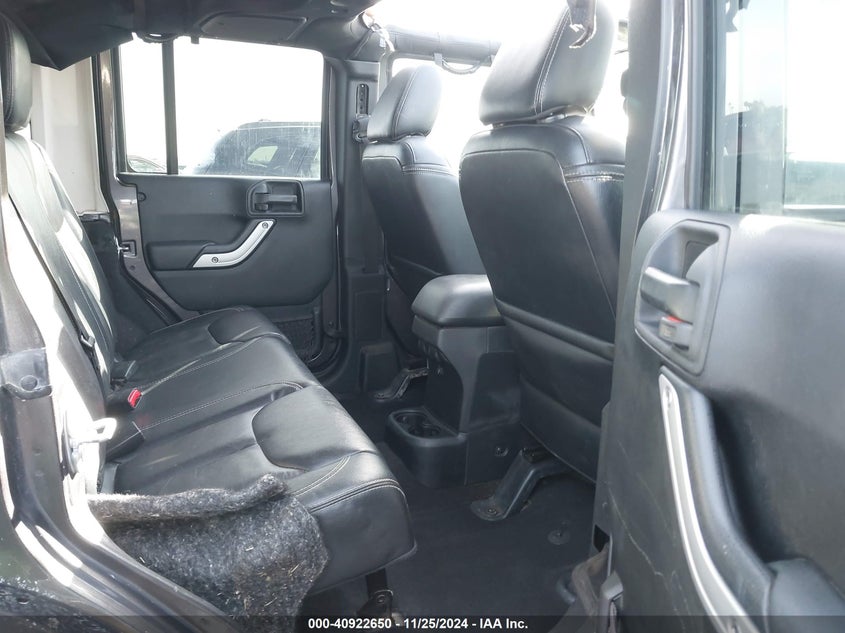 2016 JEEP WRANGLER UNLIMITED SAHARA - 1C4BJWEG4GL244015