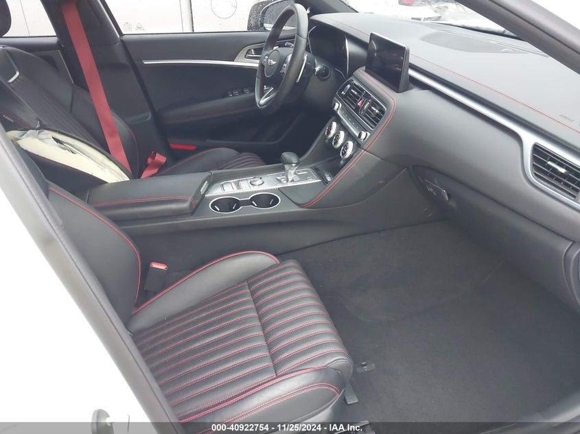 2022 GENESIS G70 VIN: KMTG54TE3NU087411