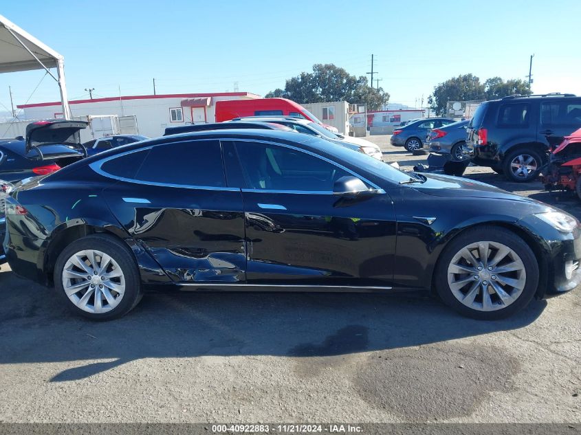 2018 Tesla Model S 100D/75D/P100D VIN: 5YJSA1E26JF275543 Lot: 40922883