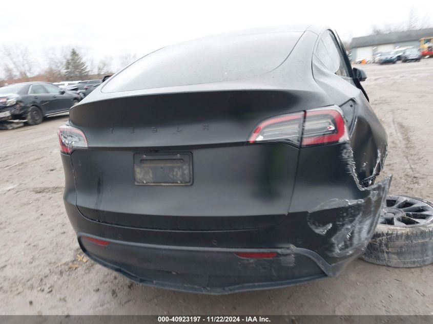 2022 Tesla Model Y Long Range Dual Motor All-Wheel Drive VIN: 7SAYGAEE9NF312886 Lot: 40923197