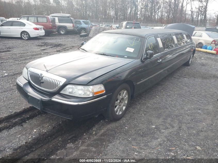 2005 Lincoln Town Car VIN: 1L1FM88W55Y656027 Lot: 40923669