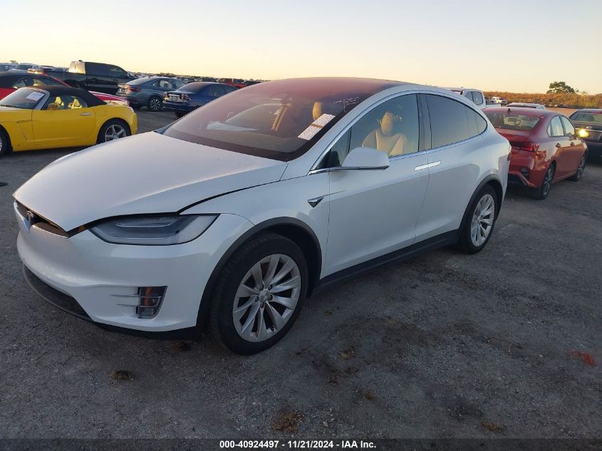 2020 Tesla Model X Long Range Dual Motor All-Wheel Drive/Long Range Plus Dual Motor All-Wheel Drive VIN: 5YJXCBE21LF260926 Lot: 40924497