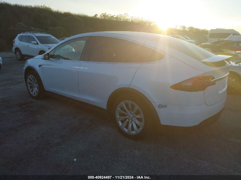 2020 Tesla Model X Long Range Dual Motor All-Wheel Drive/Long Range Plus Dual Motor All-Wheel Drive VIN: 5YJXCBE21LF260926 Lot: 40924497