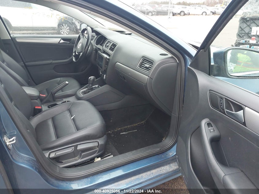 2016 VOLKSWAGEN JETTA VIN: 3VWD67AJ5GM415187