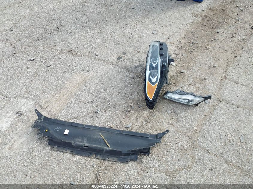 2017 FORD FUSION HYBRID SE - 3FA6P0LUXHR271217