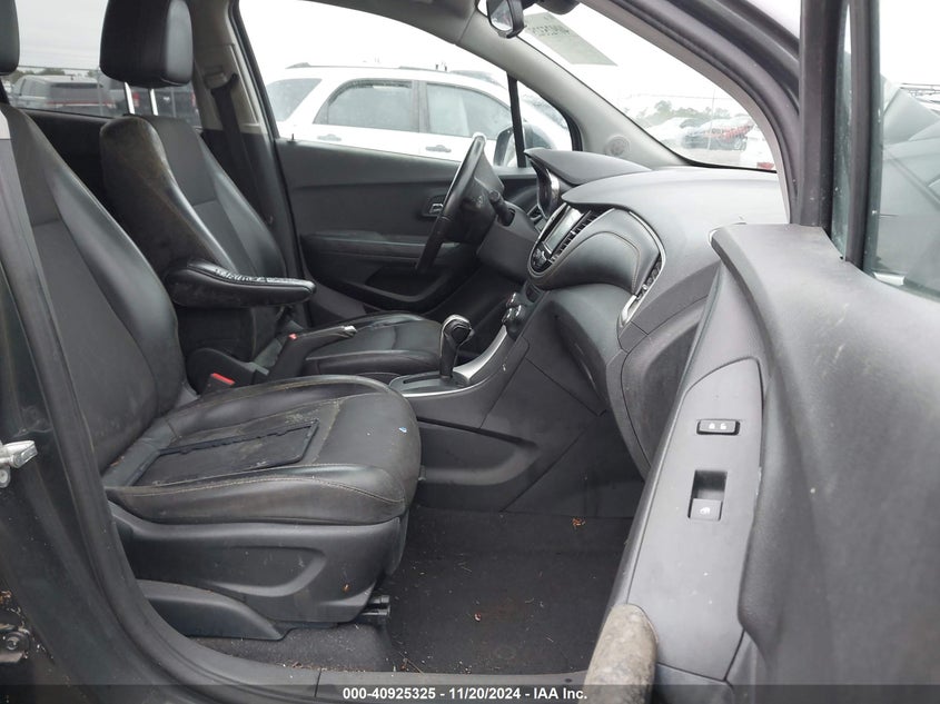 VIN 3GNCJLSB0HL271902 2017 CHEVROLET TRAX LT