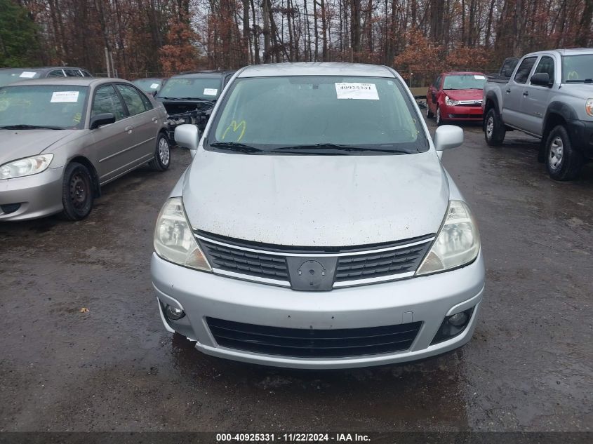 2009 Nissan Versa 1.8S VIN: 3N1BC13E59L476258 Lot: 40925331