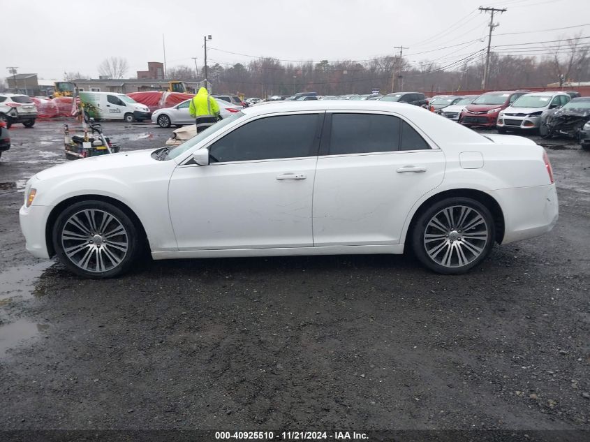 2013 Chrysler 300 300S VIN: 2C3CCABT5DH686799 Lot: 40925510