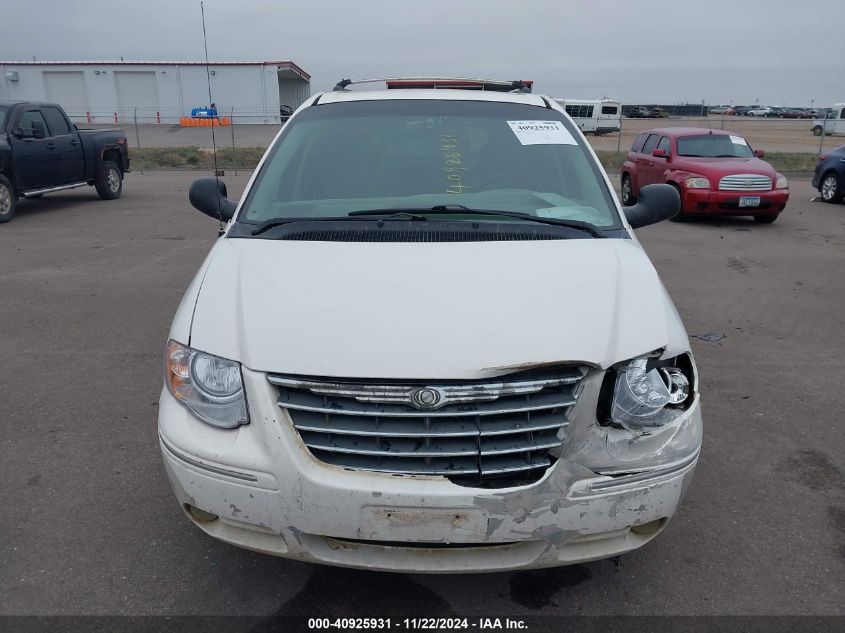 2005 Chrysler Town & Country Limited VIN: 2C8GP64L85R214070 Lot: 40925931