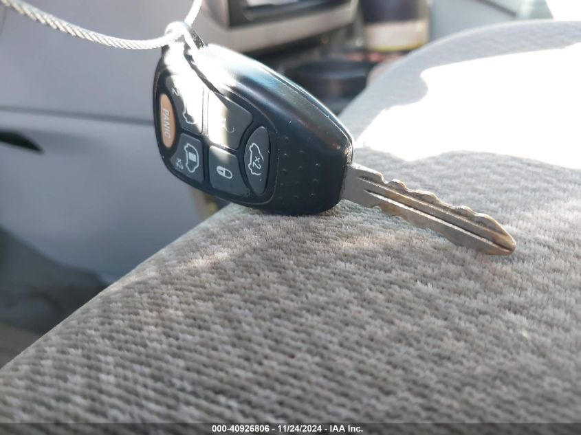 2005 Chrysler Town & Country Touring VIN: 2C4GP54L05R156922 Lot: 40926806