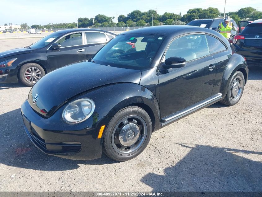 2012 Volkswagen Beetle 2.5L VIN: 3VWJP7AT8CM655930 Lot: 40927071