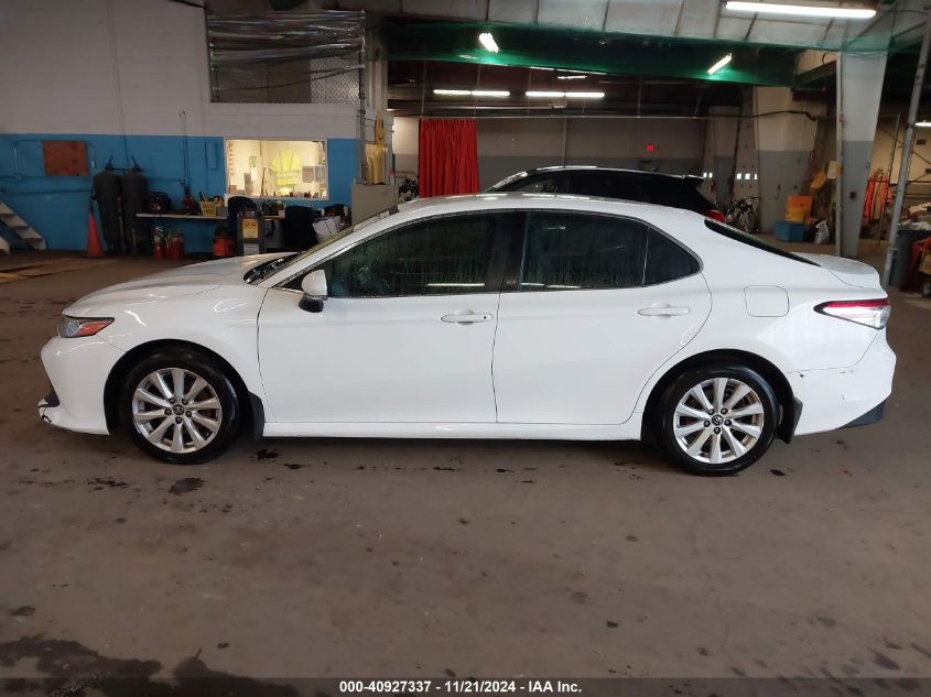 2018 Toyota Camry Le VIN: 4T1B11HK2JU153163 Lot: 40927337