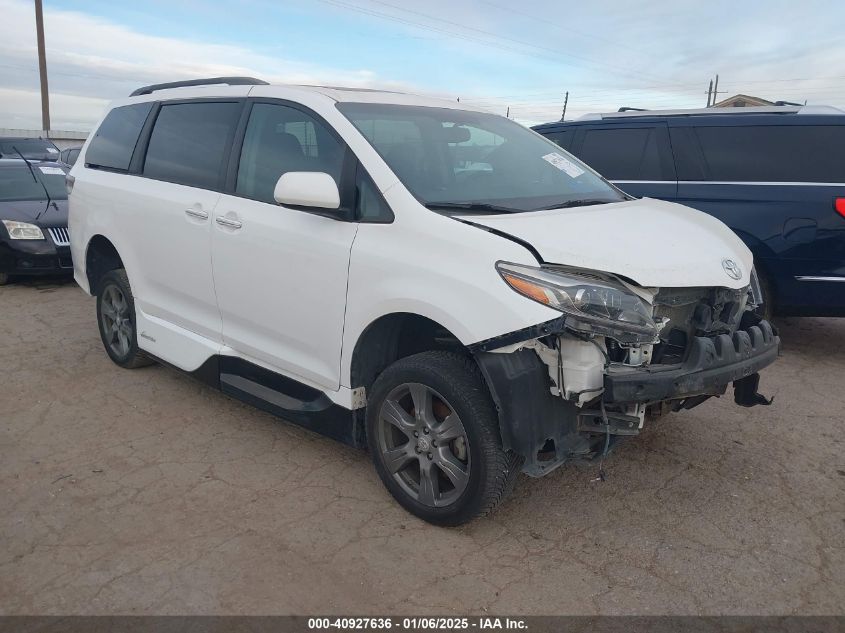 VIN 5TDXZ3DC4HS786193 2017 Toyota Sienna, Se 8 Pass... no.1