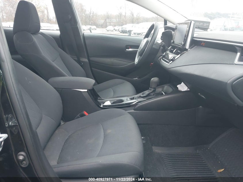 VIN 5YFEPMAE0MP260235 2021 TOYOTA COROLLA LE