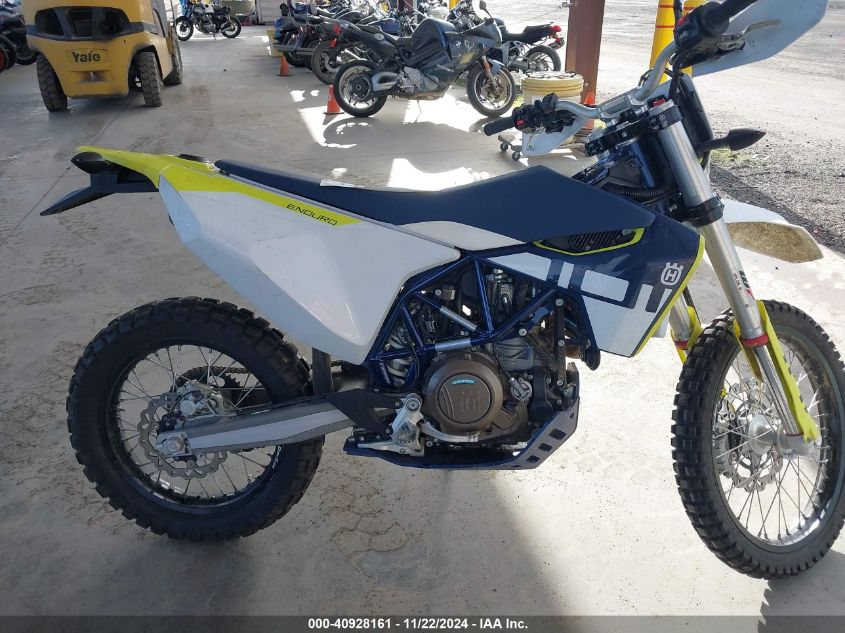 2023 Husqvarna 701 Enduro VIN: VBKUEV400PM744435 Lot: 40928161